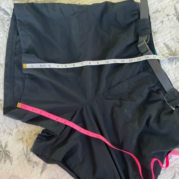 Columbia Women's Sandy River Cargo Short Black 1X with gray Belt - Picture 8 of 9